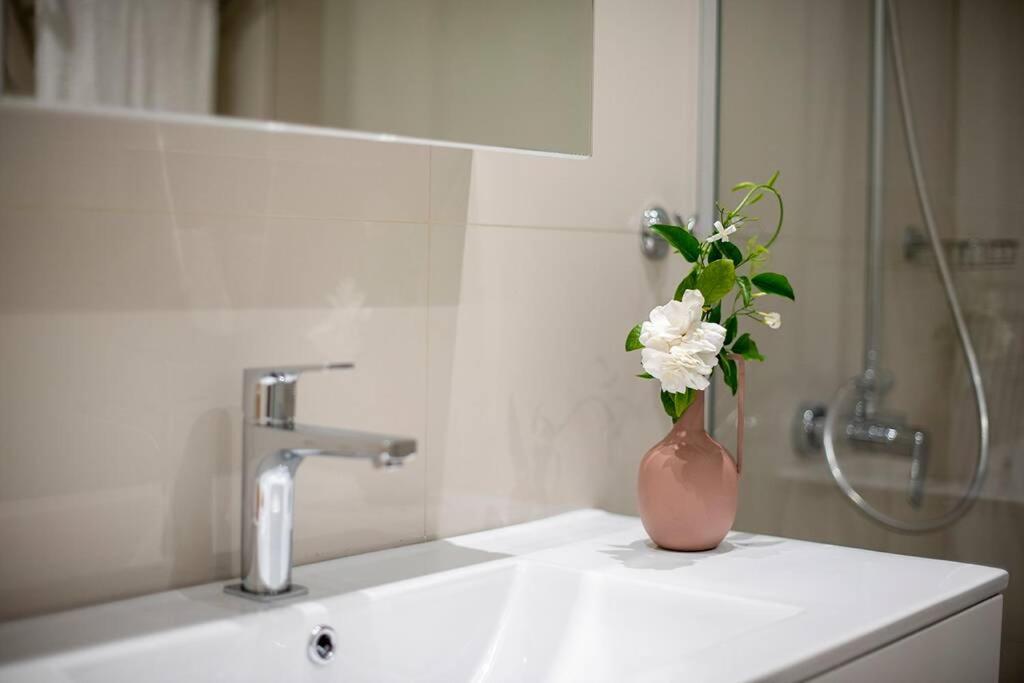 Fofi'S Elegant Home Kos Town Ngoại thất bức ảnh